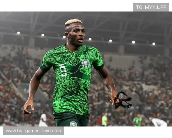 奥斯梅恩vs莱万多夫斯基：现代中锋与全能射手的核心差异解析