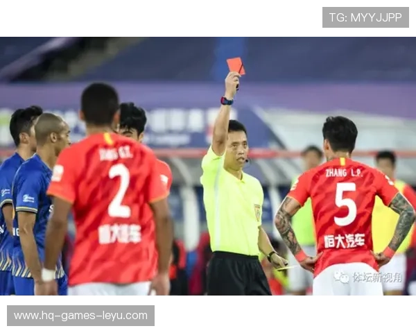 拖延时间的判罚标准：裁判如何界定合理控球与故意延误？